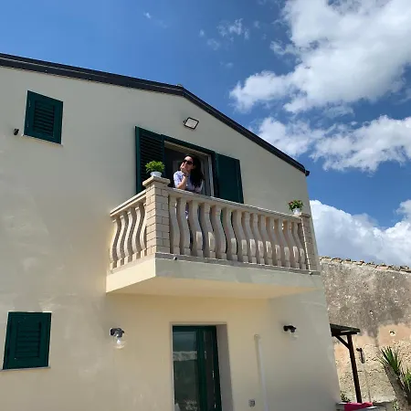 Apartment Agriturismoeloropizzuta *