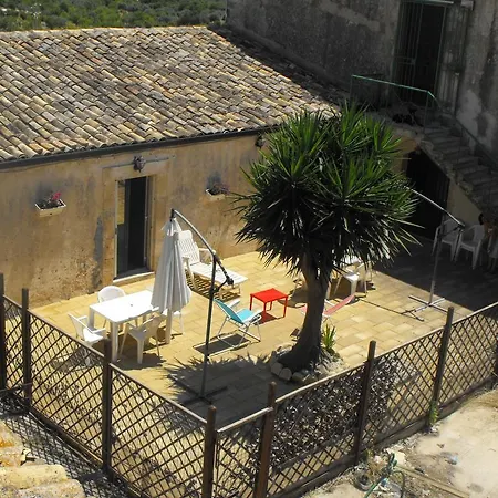 Agriturismoeloropizzuta Lido di Noto