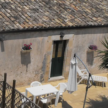Agriturismoeloropizzuta * Lido di Noto